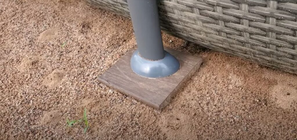 Foot Supports Above-Ground Pool